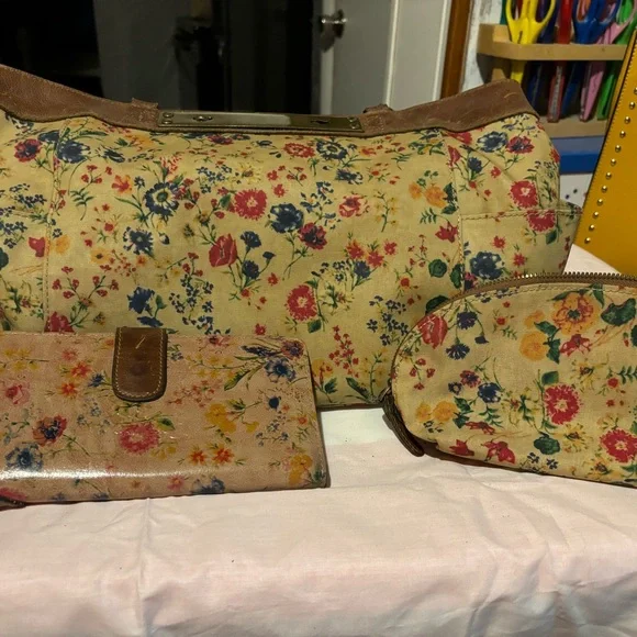 Patarcia Nash leather purse and matching wallet and make up bag - Picture 1 of 3